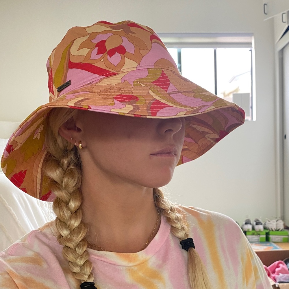 Billabong bucket hat